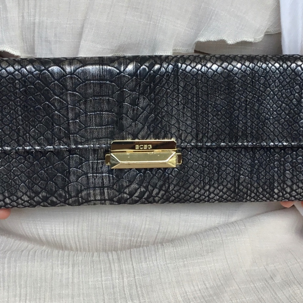 BCBG CLUTCH